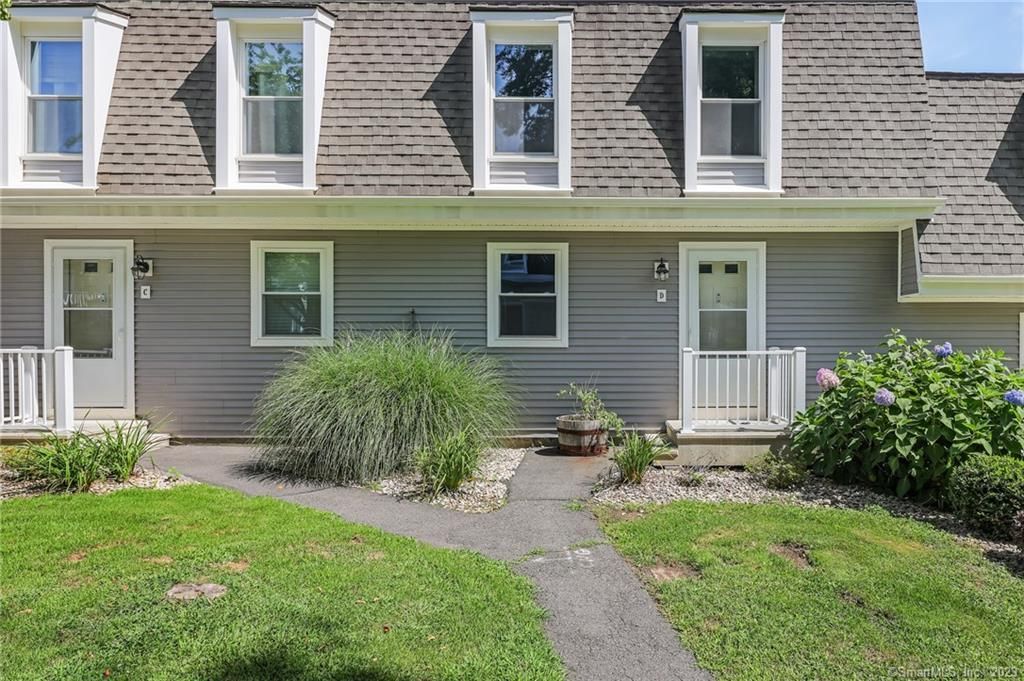 135 Brittany Farms Road, 13D, New Britain, CT 06053