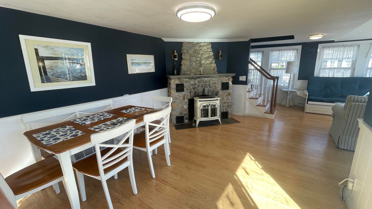 2 Cottage St, Wareham, MA 02571