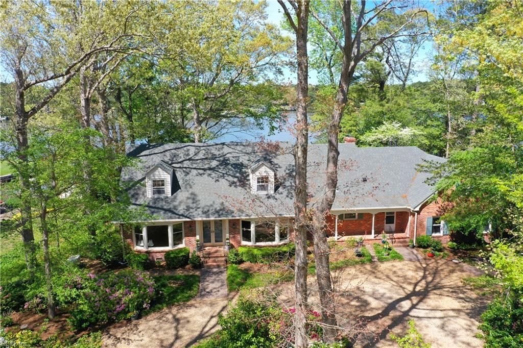 30 Holly Point Rd, Virginia Beach, VA 23454