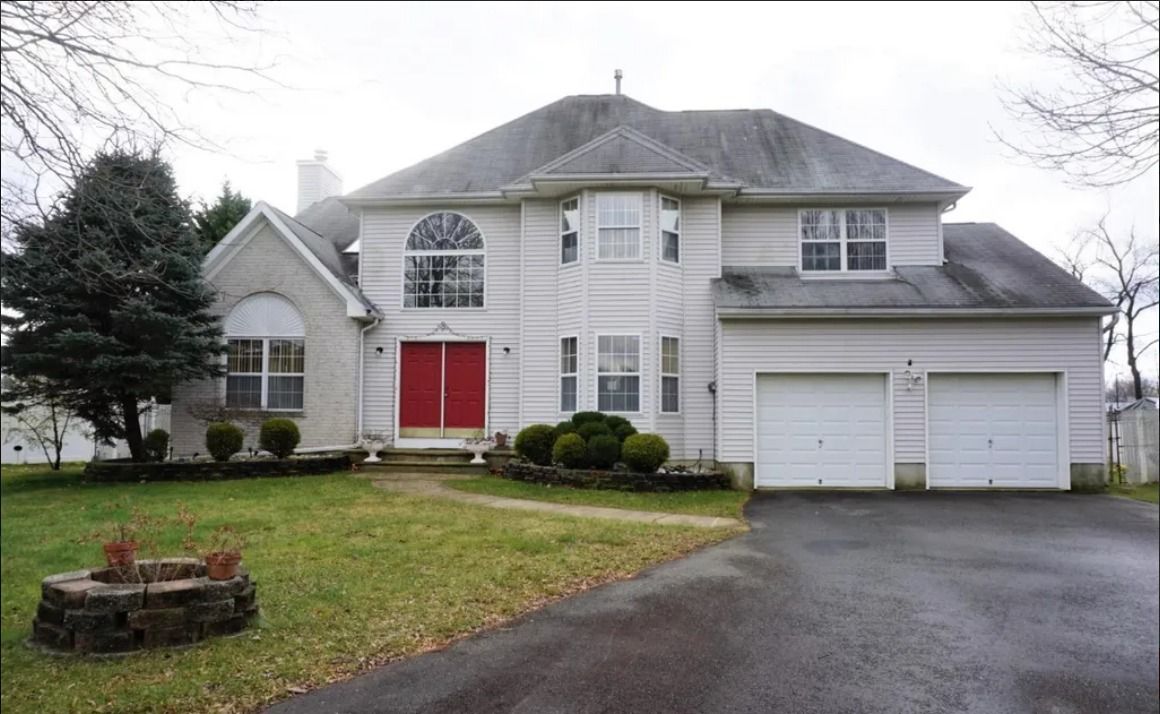 8 Montclair Ct,, East Brunswick, NJ 08816