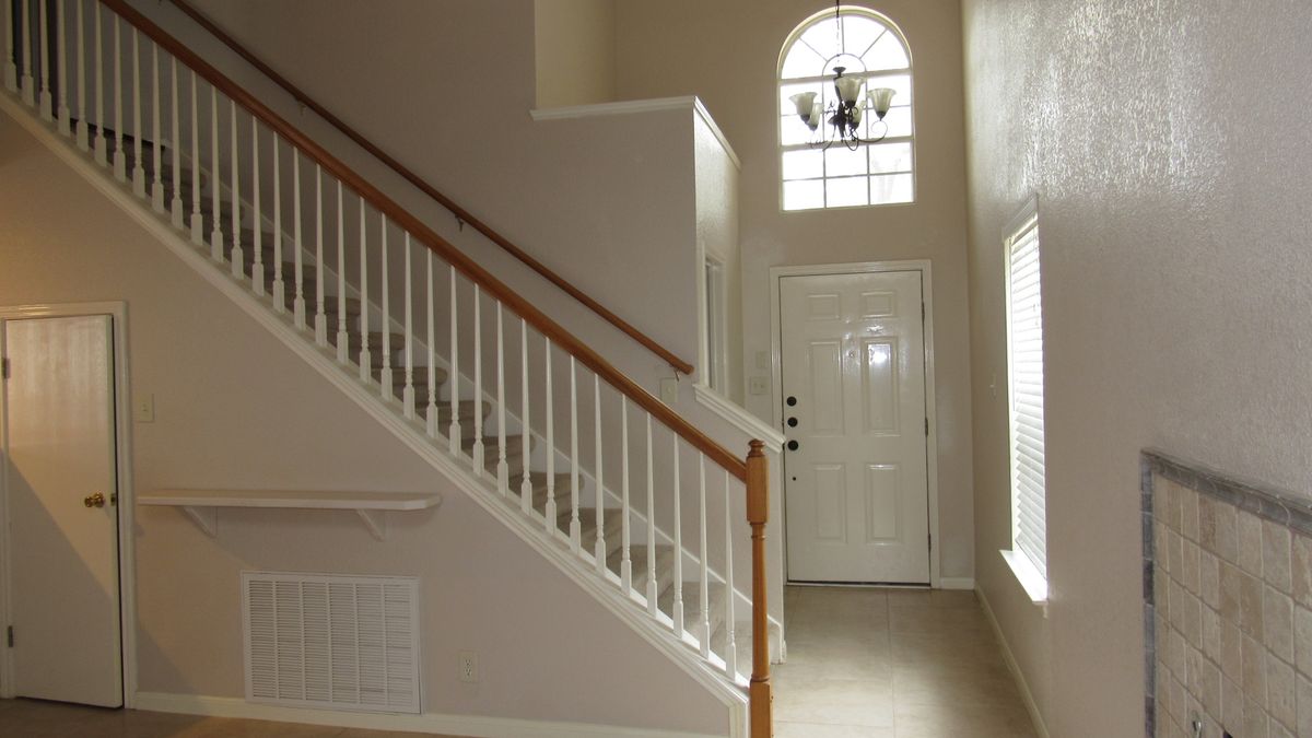 2 Pembroke Pl, San Antonio, TX 78240