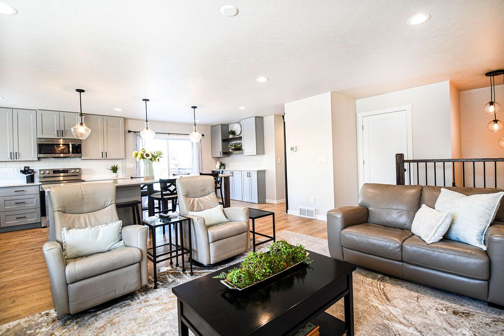 W6744 School Rd, Greenville, WI 54942