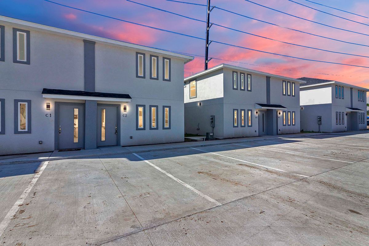 2815 E Price Rd, Brownsville, TX 78521