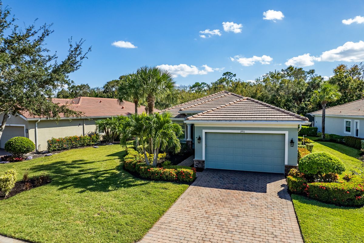 3951 Otter Bend Cir, Fort Myers, FL 33905