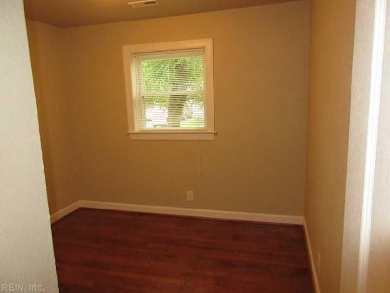 228 Greenwood Lane, Virginia Beach, VA 23452